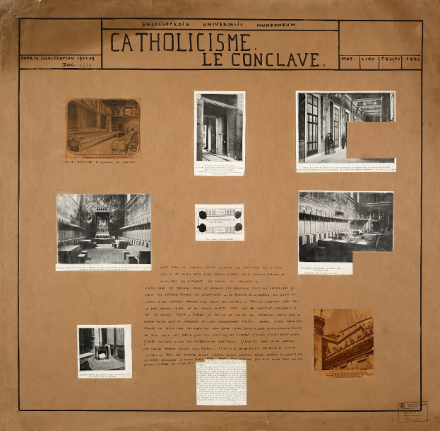 Ein Buch mit Bildern der Innenräume, Kunstwerke und historischen Texten der Katholischen Kirche.