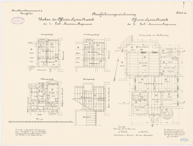 Schwarz-weißer Architekturgrundriss des ehemaligen Bundeskanzleramts, der detaillierte Layout- und Textanmerkungen zeigt.
