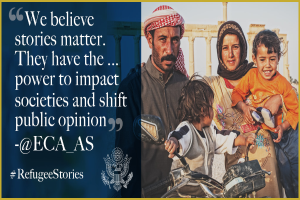 Ein Plakat mit einem Mann, einer Frau und zwei Kindern, die rechts lächeln, sowie Text und Logo links, das lautet: "Wir glauben, dass Geschichten wichtig sind, sie haben die Kraft, Gesellschaften zu beeinflussen und öffentliche Meinungen zu verschieben @ECA AS".