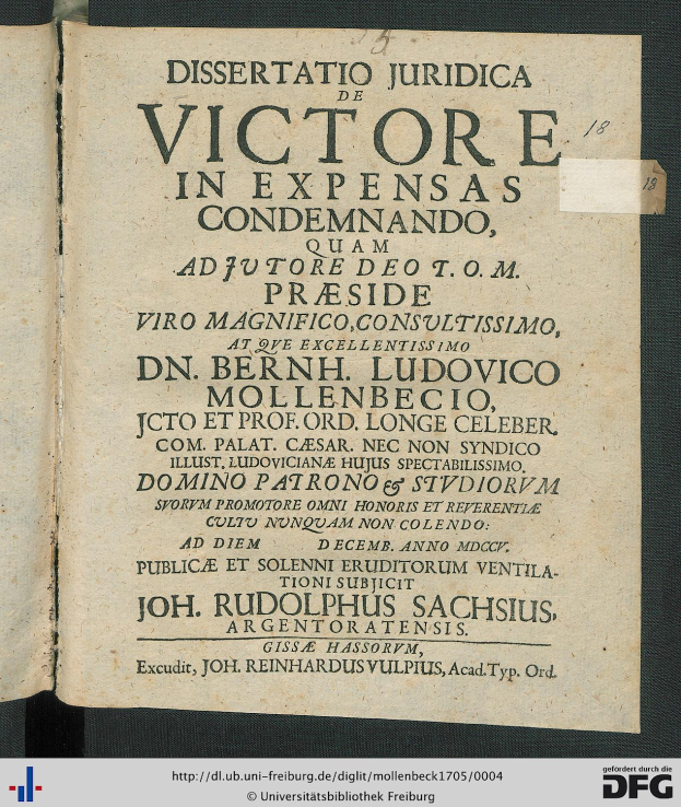 Ein aufgeschlagenes Buch mit dem Titel 'Dissertation Juridica de Victore in Expensas Condemando' mit sichtbarem juristischem Text auf der Seite.