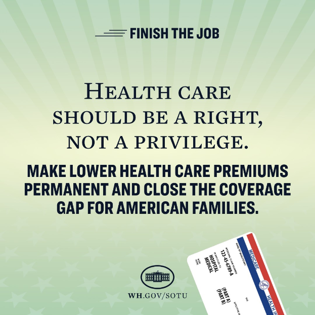 Ein Plakat mit der Aufschrift "Beende den Job: Gesundheit sollte ein Recht sein, nicht ein Privileg" und einer Karte, auf der steht "Mache niedrigere Gesundheitskosten permanent und schließe die Versorgungslücke für amerikanische Familien."