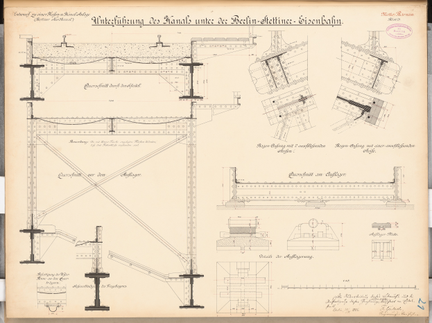 Ein detaillierter architektonischer Entwurf der Berlin-Sienbahnbrücke mit Plänen, Text und strukturellen Details.