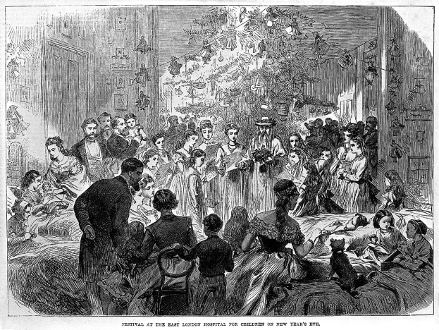 Schwarze und weiße Zeichnung einer Menge in einem Raum mit stehenden und sitzenden Menschen, betitelt "Festival im Ostlondoner Kinderkrankenhaus am Silvesterabend".
